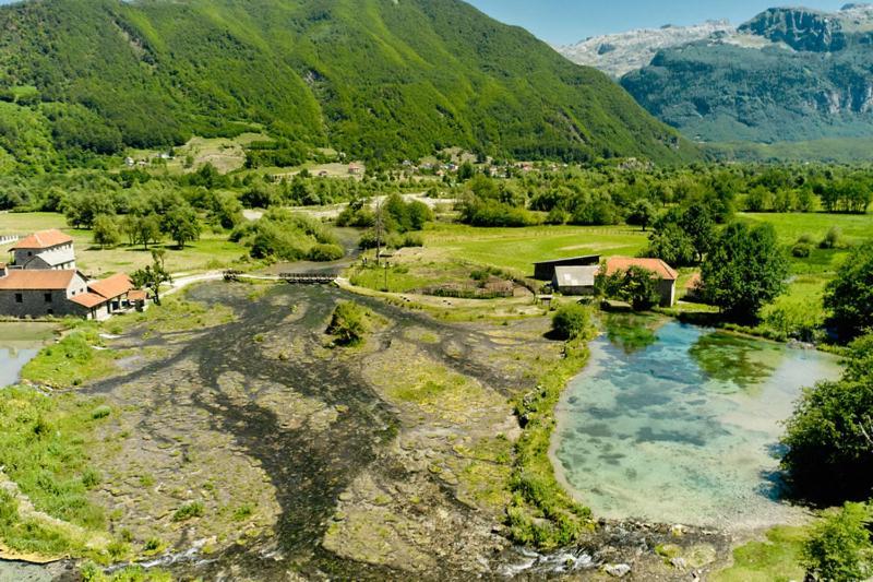 Hotel Ethno Katun Rosi Agrotourism à Gusinje Extérieur photo