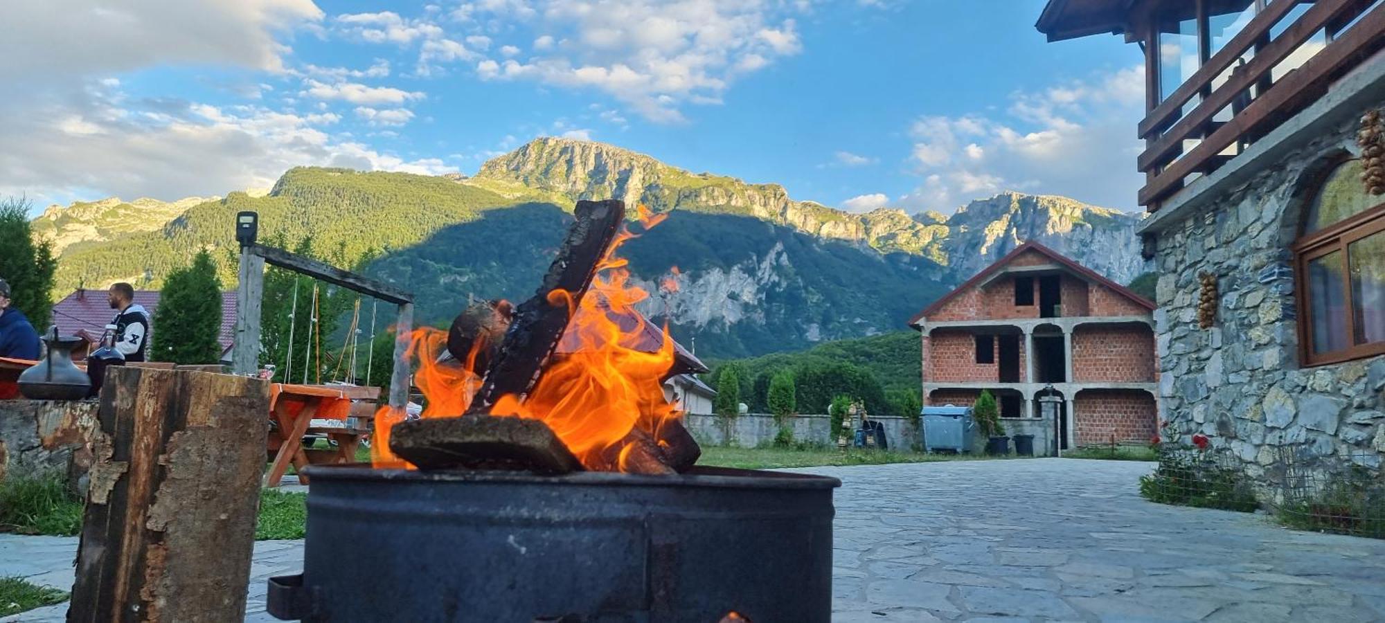 Hotel Ethno Katun Rosi Agrotourism à Gusinje Extérieur photo