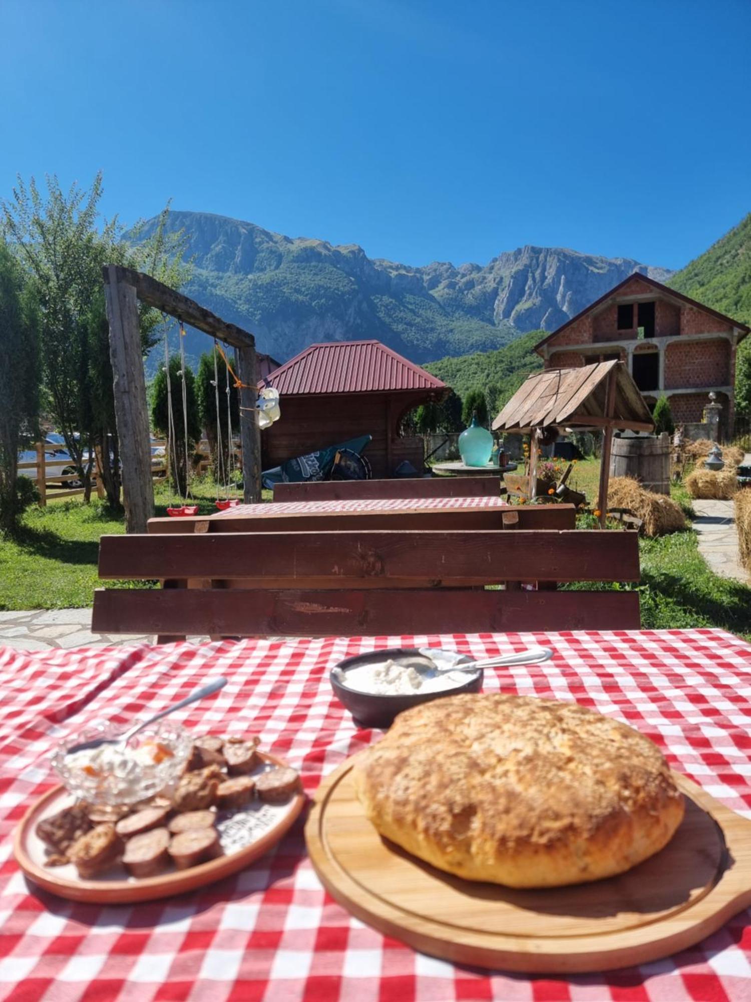 Hotel Ethno Katun Rosi Agrotourism à Gusinje Extérieur photo