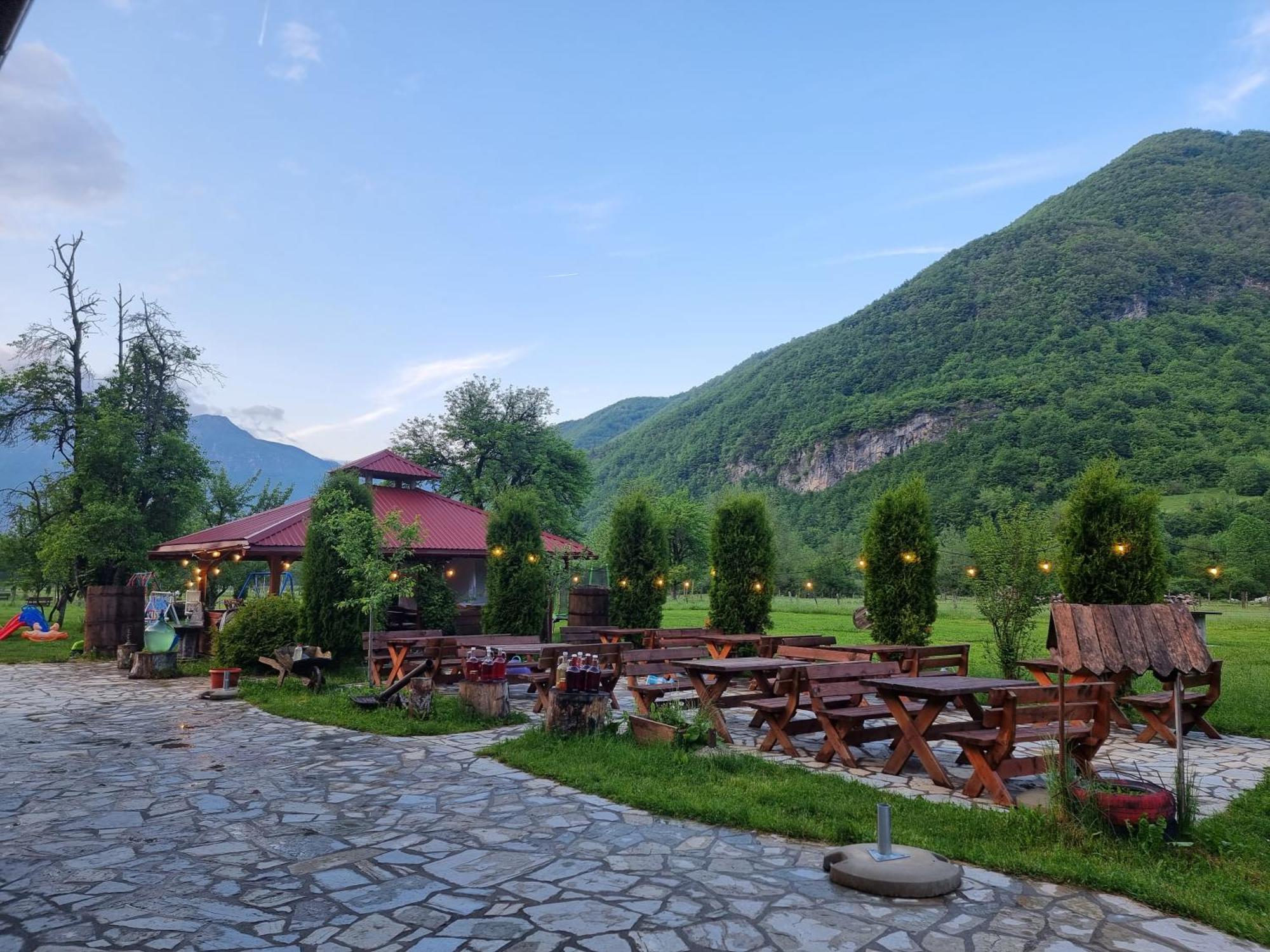 Hotel Ethno Katun Rosi Agrotourism à Gusinje Extérieur photo